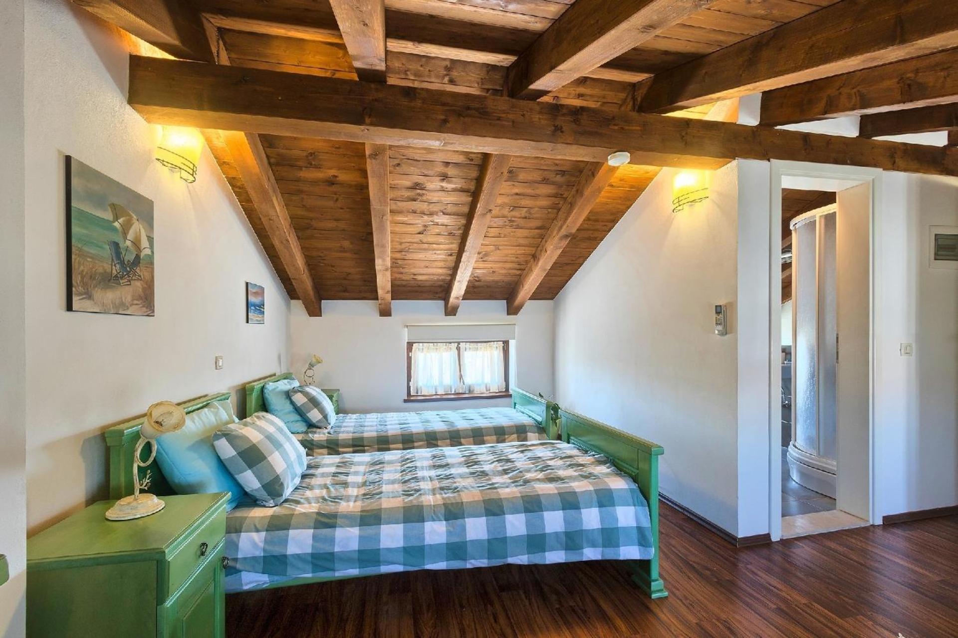 Mit Privatpool Fuer 6 Personen Ca 110 Qm In Rovinj, Istrien Istrische Riviera Ferienhaus *